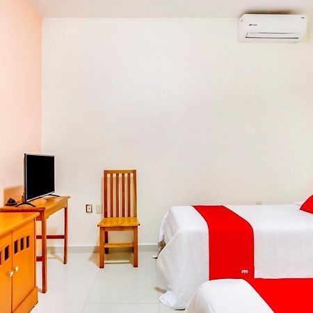 Hotel La Estancia Colima Eksteriør bilde