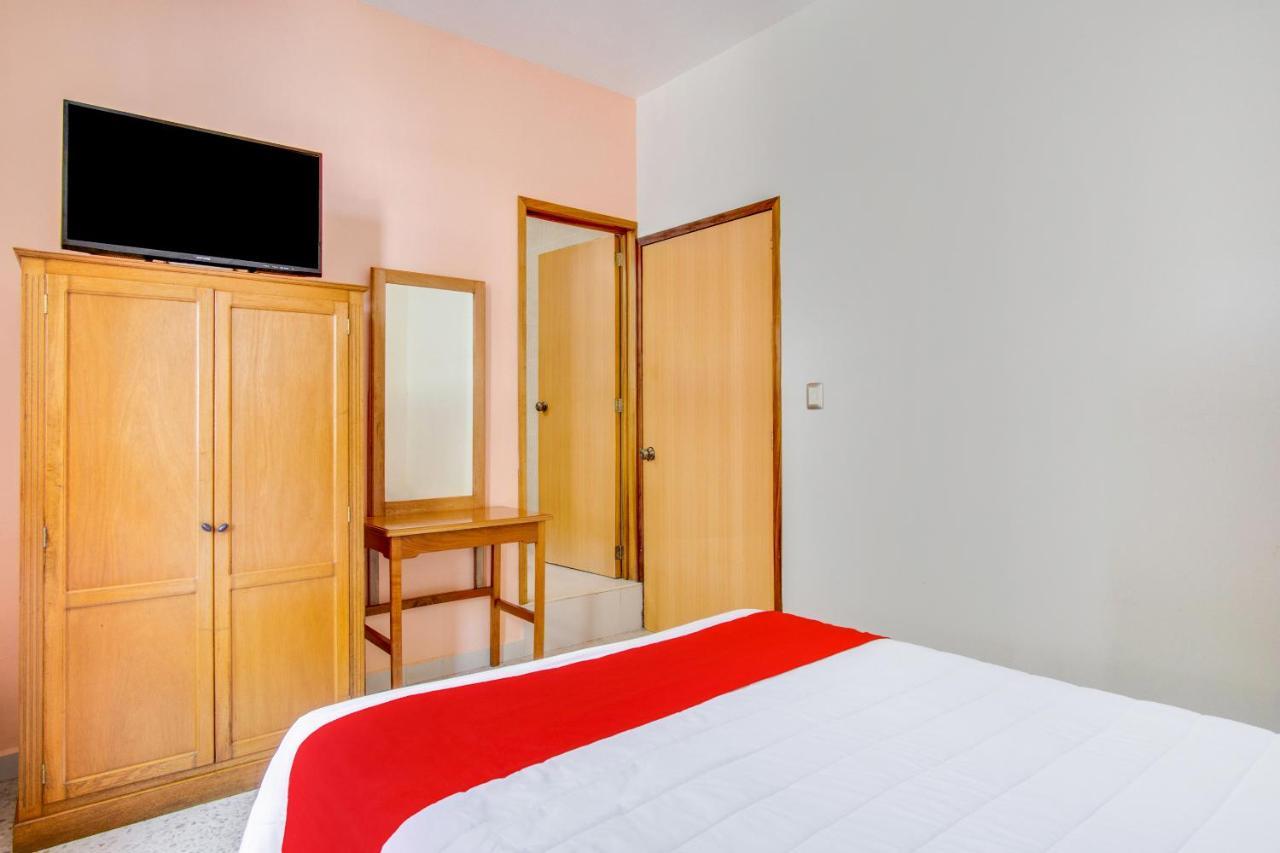 Hotel La Estancia Colima Eksteriør bilde